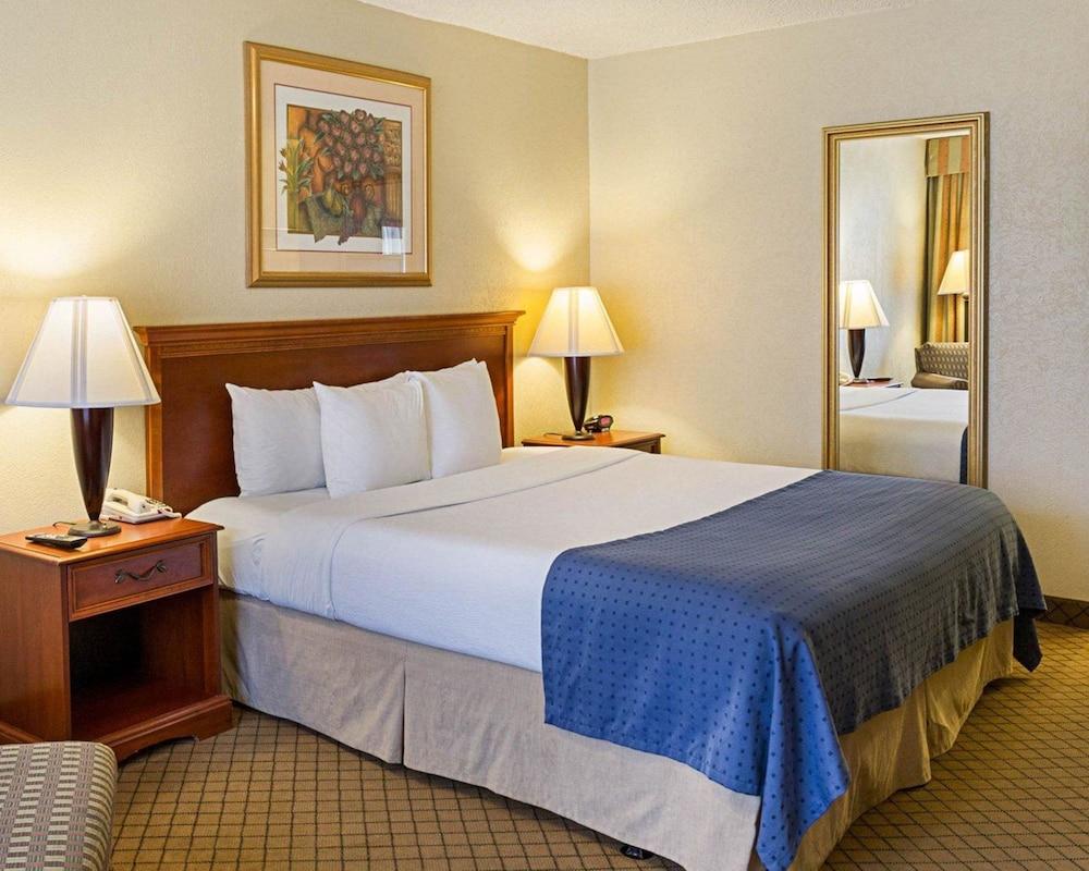 Greentree Hotel & Extended Stay I-10 Fwy Houston, Channelview, Baytown Buitenkant foto